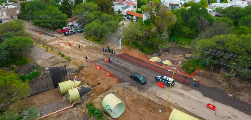 Abren paso en Juan Pablo II; obras siguen en lado oriente1