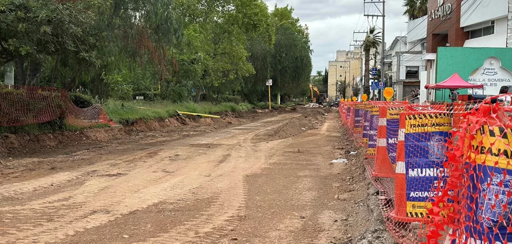 Avanza pavimentación de avenida Ayuntamiento en Aguascalientes