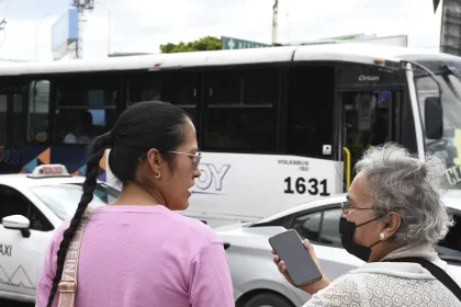 Camiones tardan hasta una hora en pasar en Aguascalientes