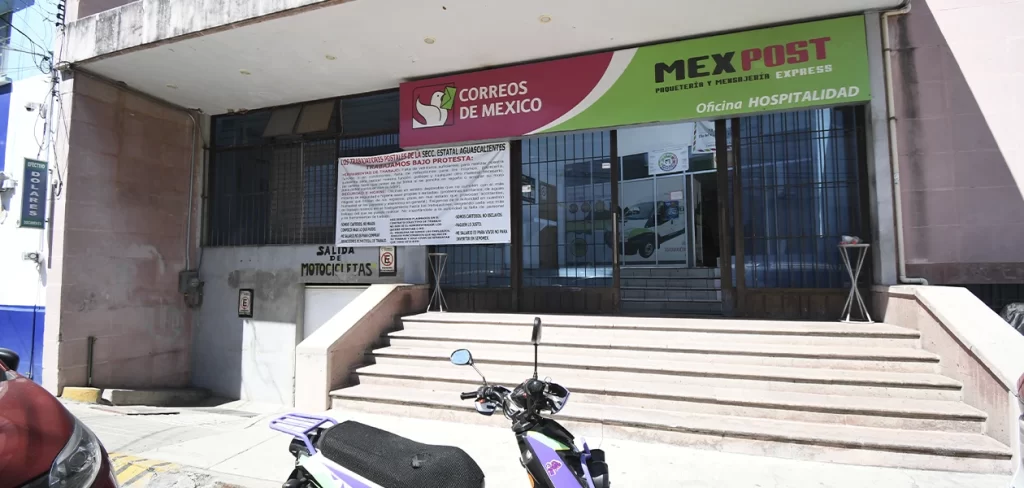 Carteros de Aguascalientes siguen trabajando bajo protesta