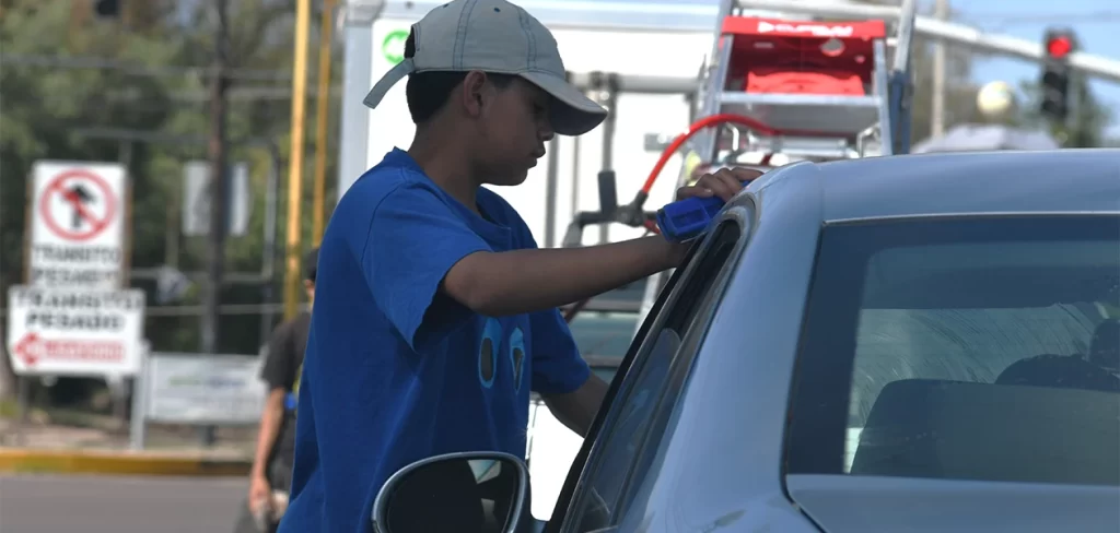 Casi uno de cada 10 menores trabaja en Aguascalientes