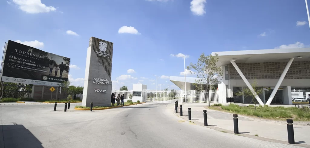 Choferes de YoVoy protestan por falta de pago en Aguascalientes