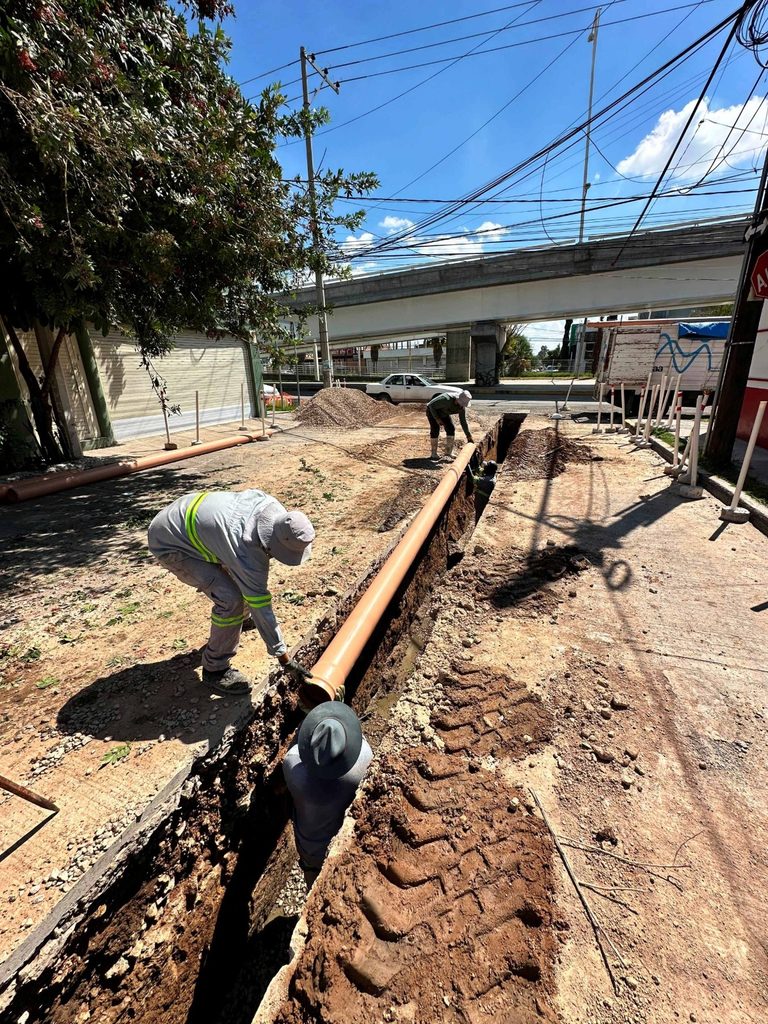 Colapsa drenaje en Parras; MIAA destina 295 mil pesos a reparación