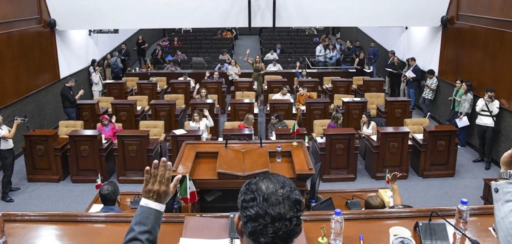 Congreso plantea reformas sobre fraude, empleo y protección a mujeres