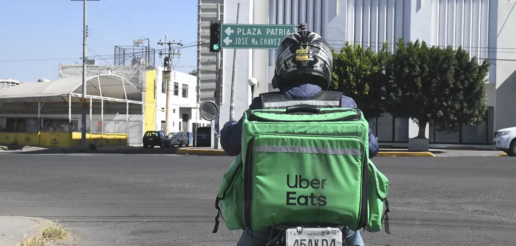 IMSS pide a plataformas registrar a conductores y repartidores