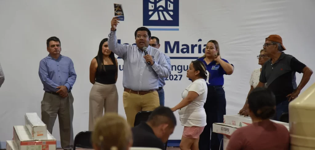 Jesús María entrega apoyos para mejorar viviendas de 45 familias