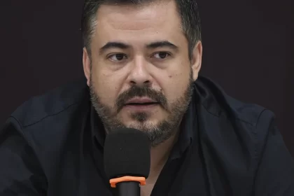 Morena amenaza con expulsar a militantes que agredan al Obispo