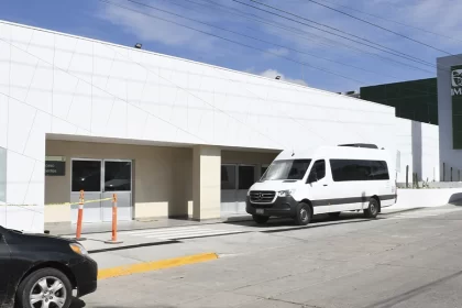 Nueva Clínica de Hemodiálisis del IMSS se inunda tras fuerte lluvia