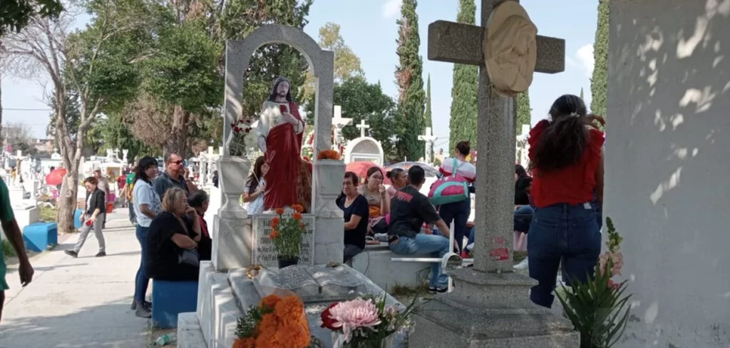 Panteones de Aguascalientes abrirán 11 horas por Día de Muertos