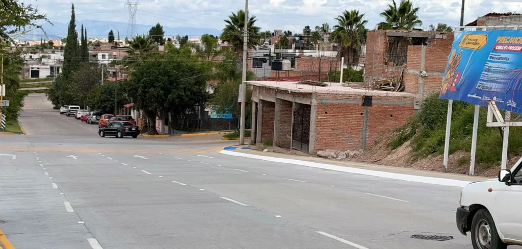 Reabren avenida Mariano Hidalgo tras rehabilitación con concreto hidráulico