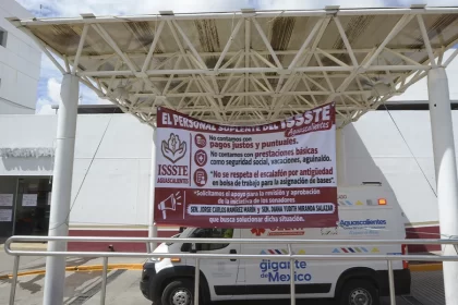 Suplentes del ISSSTE protestan en Aguascalientes por retrasos salariales