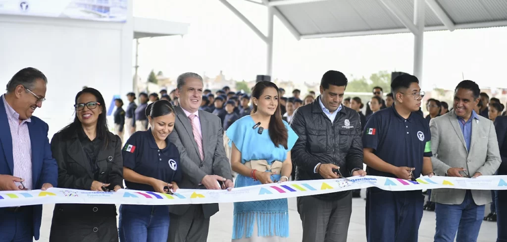 Tere Jiménez entrega nuevo Bachillerato Cívico en Aguascalientes