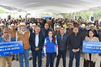 Tere Jiménez entrega semillas para sembrar 3 mil 700 hectáreas en Aguascalientes