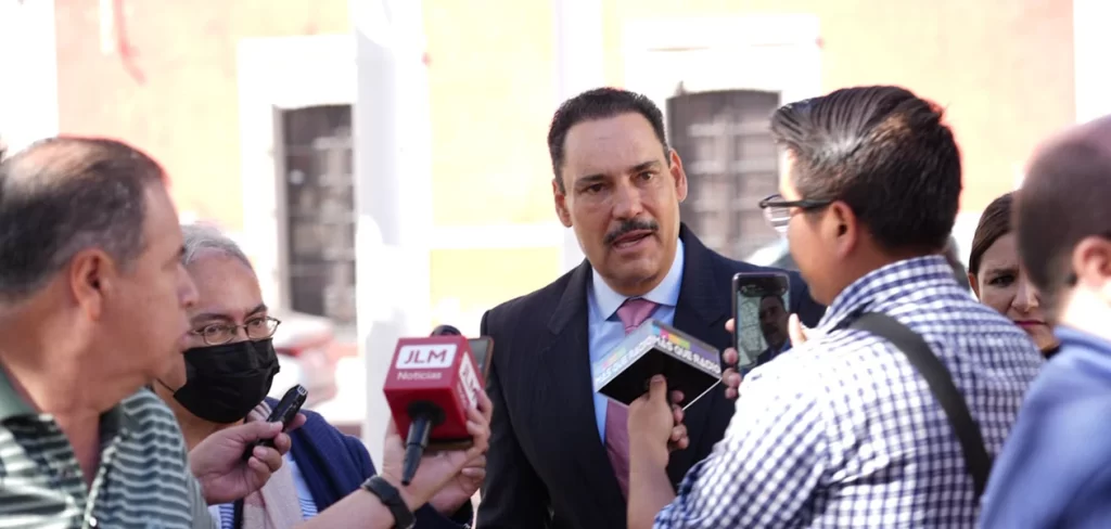 Toño Martín del Campo acusa colapso del IMSS y culpa a AMLO