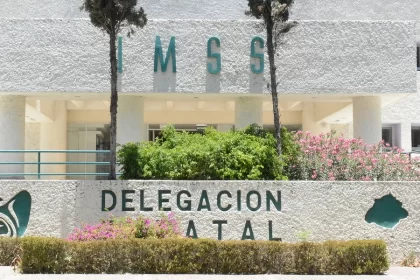 Trabajadores del IMSS instalan plantón indefinido en Aguascalientes