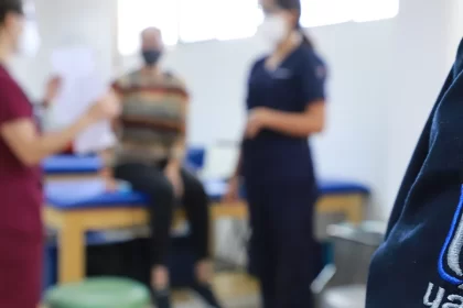 UAA ofrece rehabilitación para sobrevivientes de cáncer de mama por $250